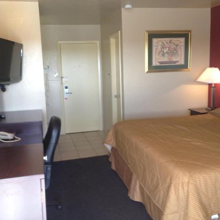Colonial Inn Monahans Tx Esterno foto